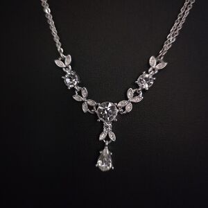 Elegant Silver Necklace with Crystal Accents